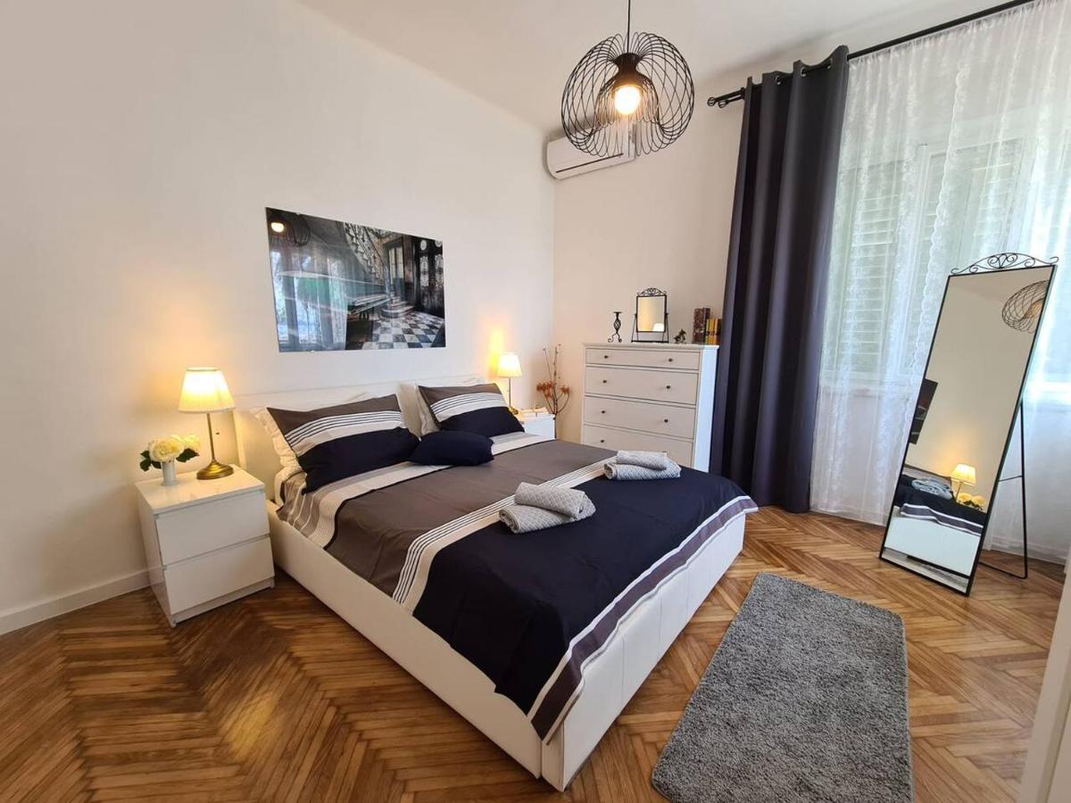 Luxury Apartment Lukas Orebic Bagian luar foto