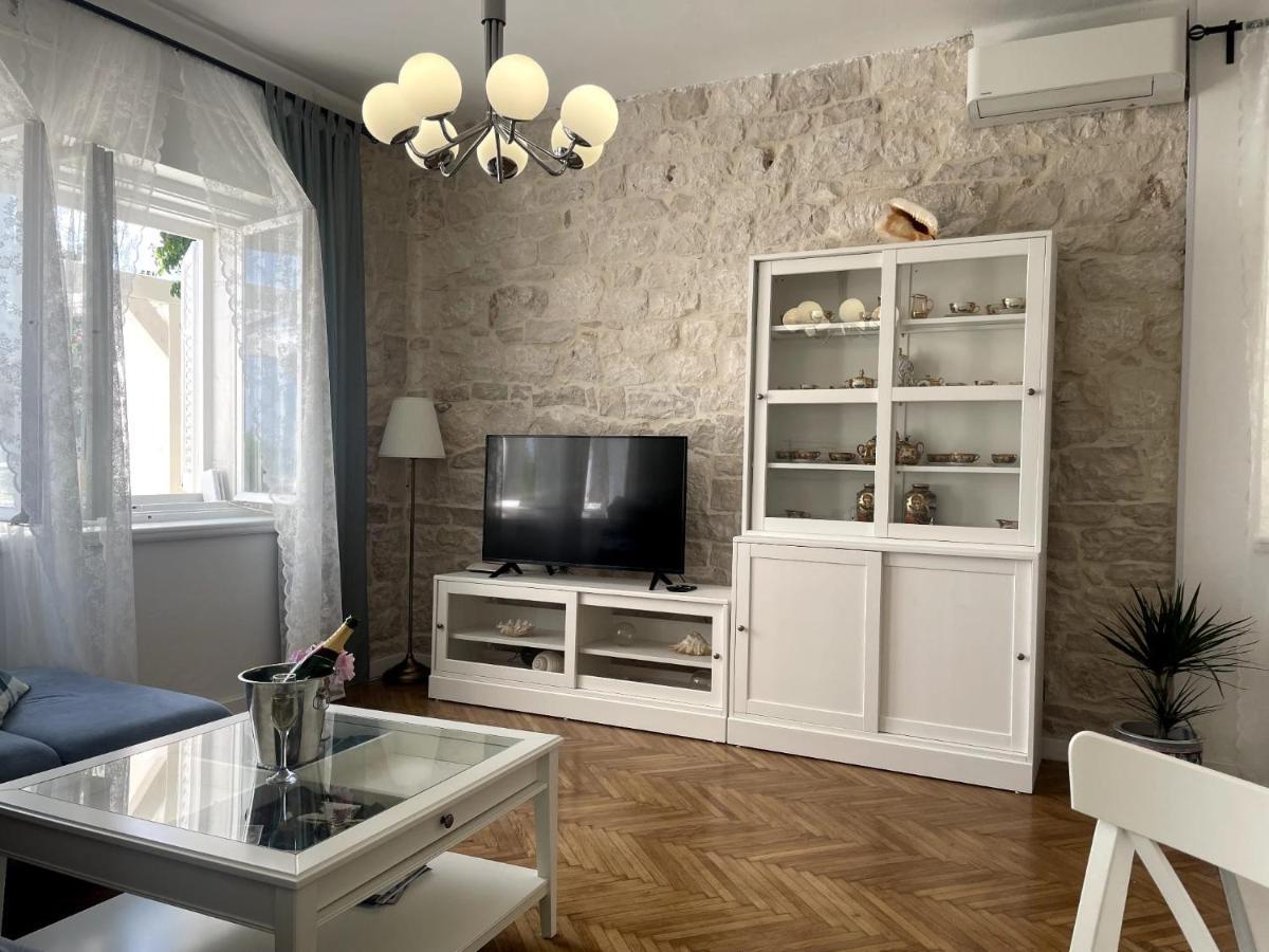 Luxury Apartment Lukas Orebic Bagian luar foto