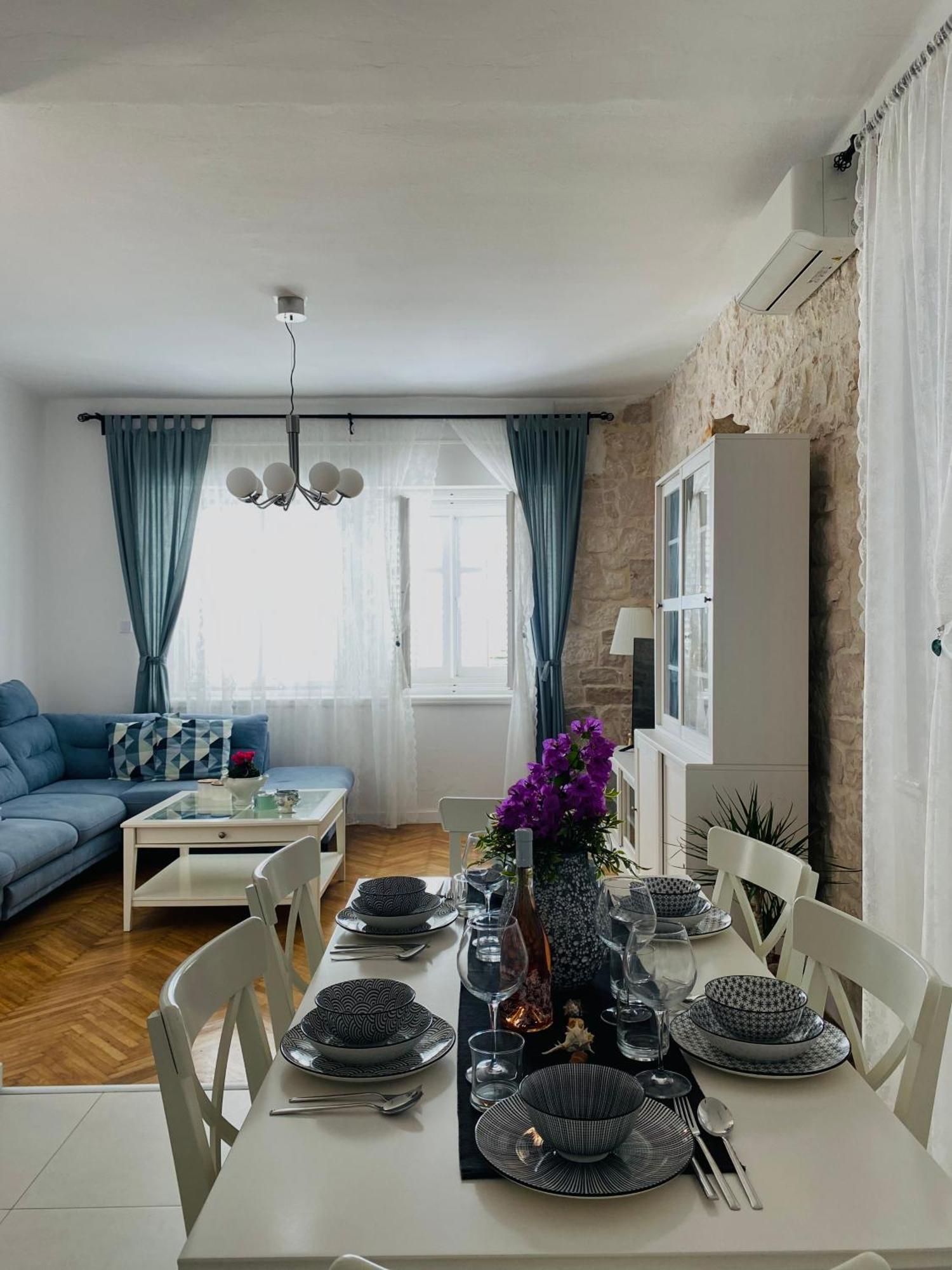 Luxury Apartment Lukas Orebic Bagian luar foto
